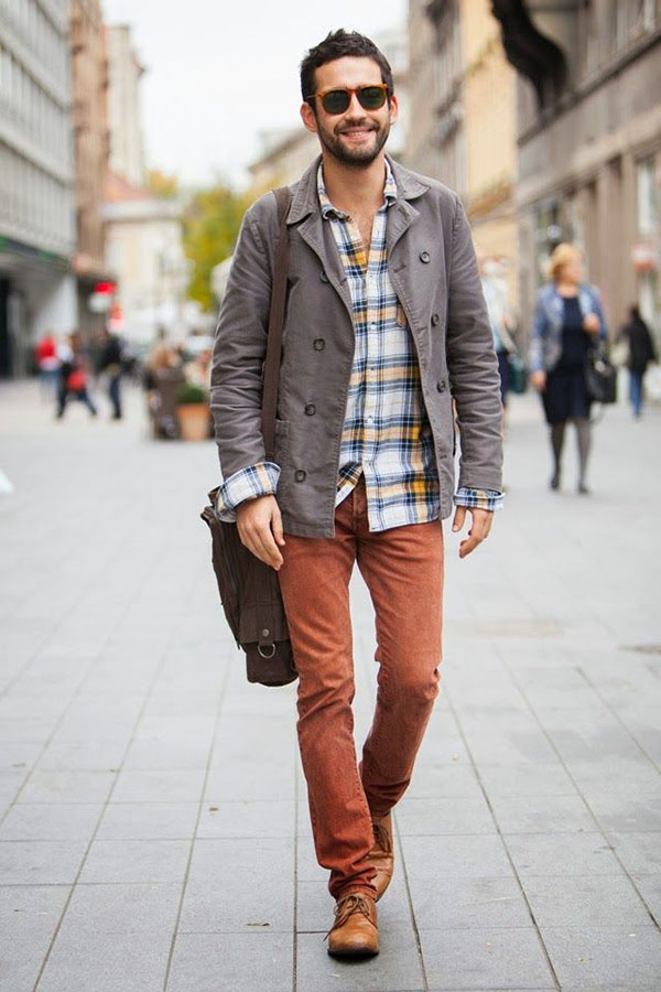 Модный мужчина в стиле casual